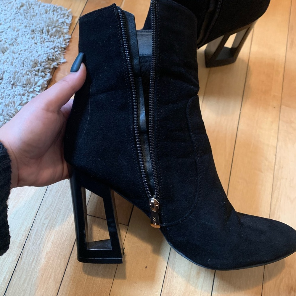 Booties / heels - Picture 2 of 4